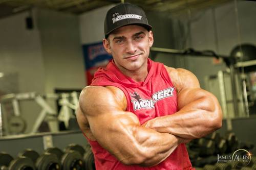 themuscleworshipdiaries:  American bodybuilder Cody Montgomery looking as painfully handsome and gloriously shredded as he ever has!