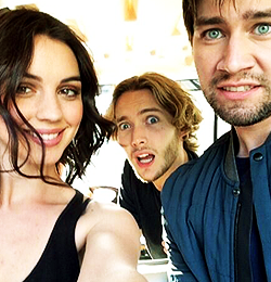 reigndaily:  Reign’ cast from CWsocial shooting (x) 