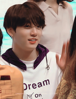 3ces:how precious is he?He’s soooo cute!!!