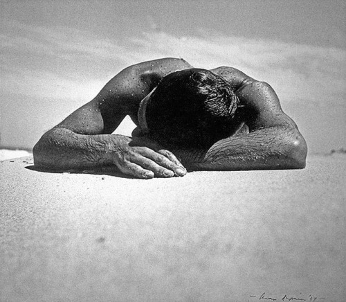 elisebrown: The Sunbaker, 1937 by Australian photographer Max Dupain via DesignLocal Vivement l'été&