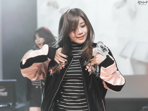 mollayos:    관다야 ♡ do not edit!   