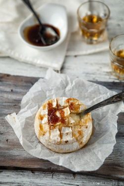 mademoiselle-bazaar:Baked Camembert with