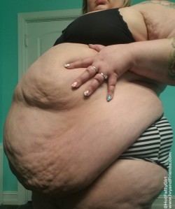 hotfattygirl:  I may be getting a bit chubby.