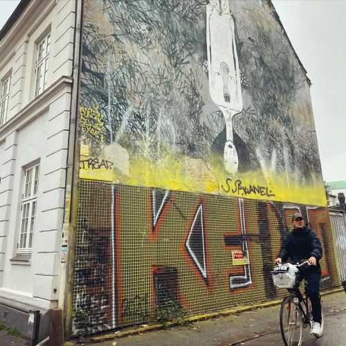 On the streets of Aarhus Sept 27, 2021 #aarhus #århus #denmark #streetart #urbanart #art #mural #bik