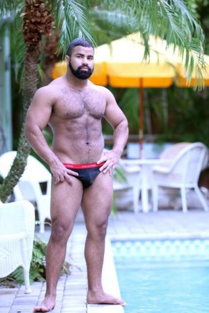 bigboimarc:  The beard draws you in, but the body keeps you there!! Yess!!