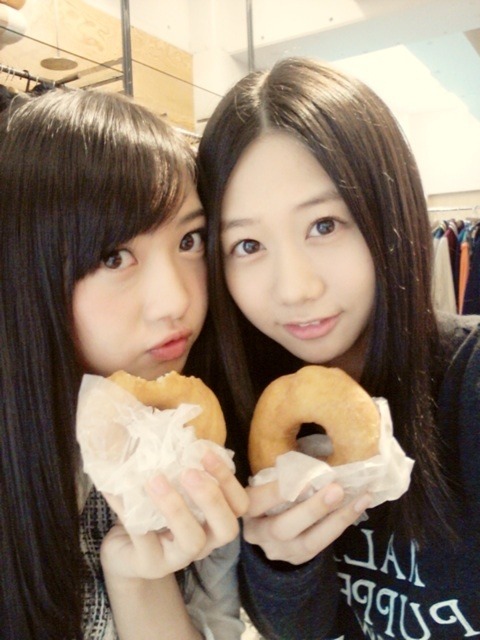 dkosim:  So, today yuria has a shooting with nao…  ヽ(*≧ω≦)ﾉ