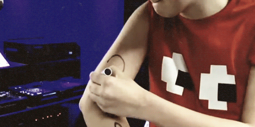 maruneechan:holy sHIT PHILS ARMS