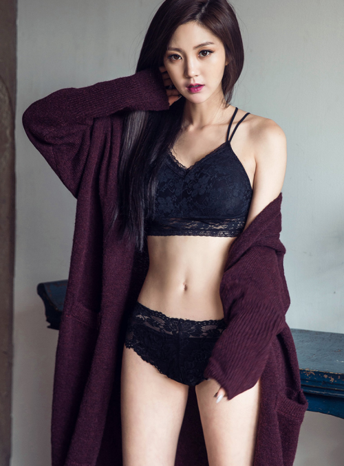 korean-dreams-girls:Lee Chae Eun - October 02, 2015 2nd Set 