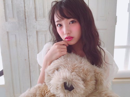 funkyfunx: 向井地美音さんのツイート: “○20日発売「LOVEberry」 告知遅くなってすみません(´･_･`) 今回も探してね♡ t.co/px