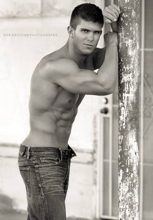 adonizm:    Shane Smith by Rob Kristian