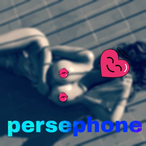 insta-persephone: 지난여름 수많은 미공개 사진들 중 하나. 남자 둘과 개인촬영. 한명은 사진만 찍고 한명(관전남)은 내 안에 들어가있던 무선바이브레이터 리모컨 들고.