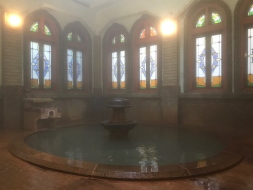 public-bath:長野県山ノ内町・渋温泉 歴史の宿 金具屋