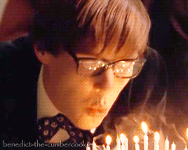 benedict-the-cumbercookie:  Benedict Cumberbatch wearing glasses for ratherbethedragon (taken from C