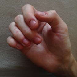 ennuih:  the fingers of a nervous person