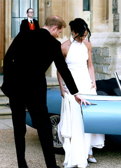 kateandmeghanftw:  ”  When a man opens