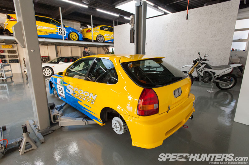 besthondas:  http://www.speedhunters.com/2013/02/spoon-sports-ek9/ 