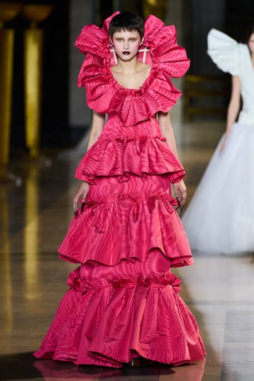 Viktor & Rolf, Spring 2022 CoutureCredits:Jos van Heel - Fashion Editor/StylistSyd Hayes - Hair 