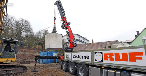 Delivering concrete with a Fassi F710RA.2.26