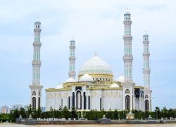 opulentjoy:Hazrat Sultan Mosque