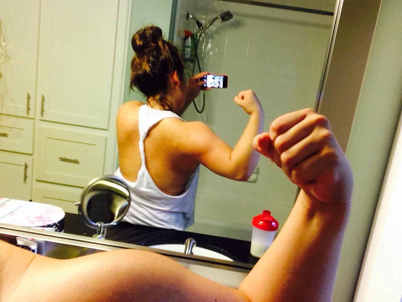 katchmydreamz:  I squat &amp; lift  Props! Keep it up!