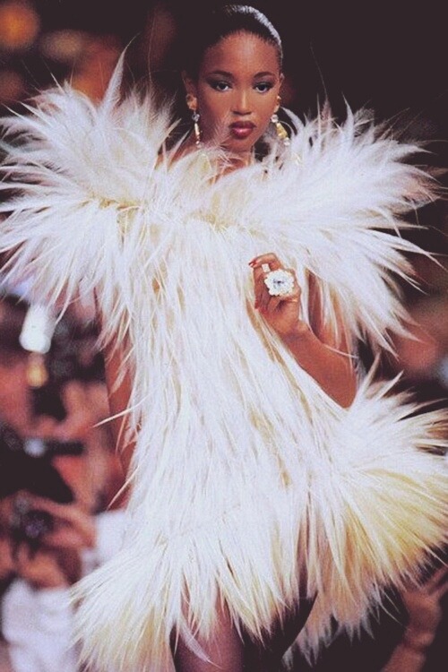 naomihitme: Naomi, Yves Saint Laurent Fall/Winter 1987 Haute Couture 