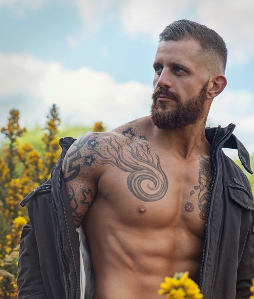 HOT MEN