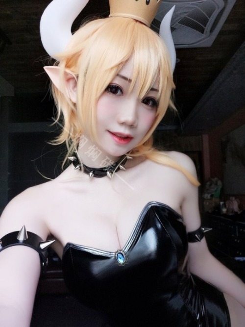 XXX love-cosplaygirls:  Bowsette by MMMenmentan photo