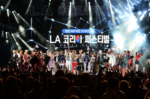 SISTAR - Open Concert LA K-Pop Festival [2 of 2] Broadcast time : May 2 (Fri) 23:10 KBS 2TV 씨스타 - 열린
