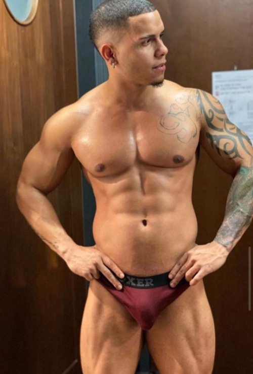 realbulgeblog:    Follow in Instagram: https://www.instagram.com/realbulgeblog/