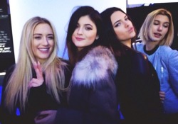kj-dolls:  KJ-DOLLS  &lt;— Kardashian/Jenner Blog —&gt; Follows Back! 