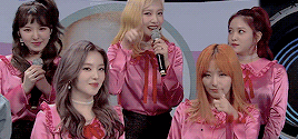 twices:  send me your favorite girl group and I will make you a gifset: red velvet