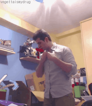vegettaismydrug:  &ldquo;Estoy sudando, estoy sudando… Disculpadme que me desabroche