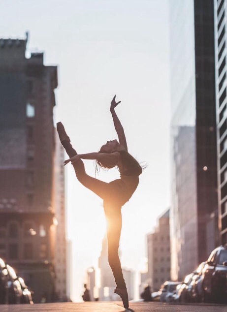 ballet-birdy:  Dancers on the streets of New York, photographed by Omar Z. Robles.