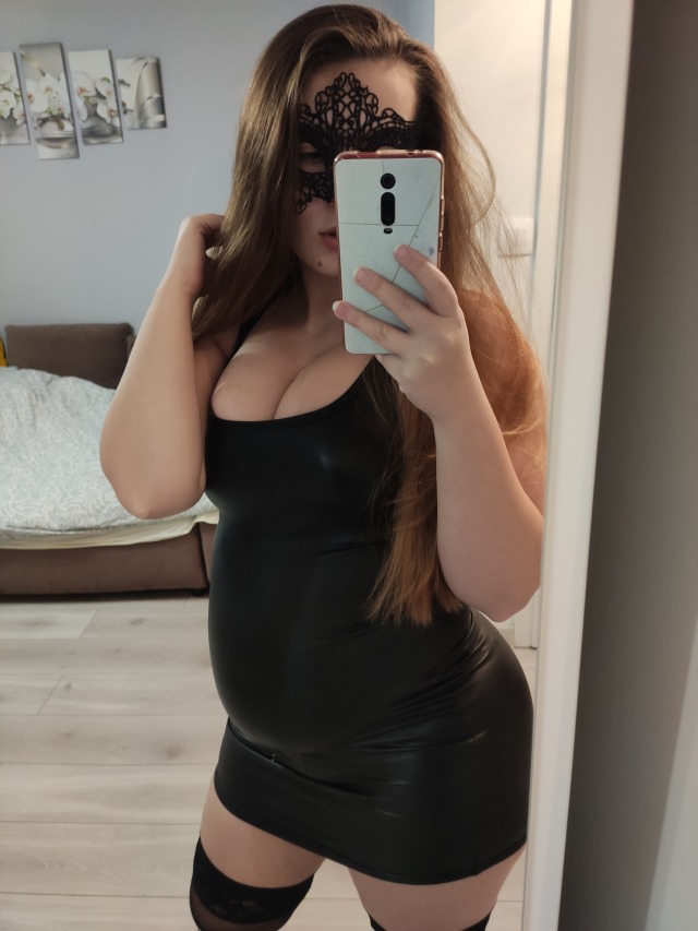 cutiedonutpl:Look how sexy is my body .❤️❤️❤️