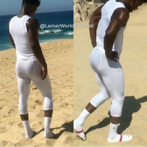 lamarworld1:Jimmy Butler booty