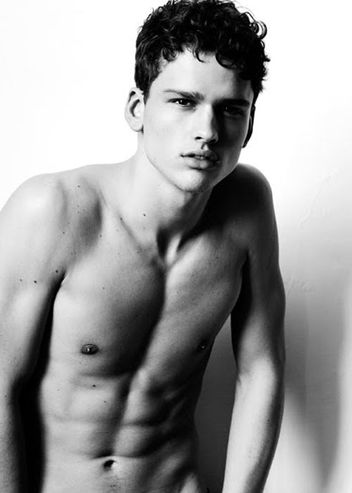 hotboy92:  http://hotboy92.tumblr.com/ 