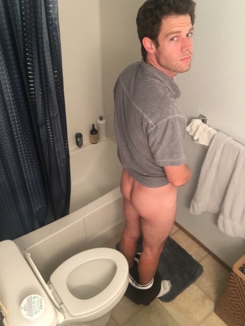 dustinandersonxxx:Making a deposit.