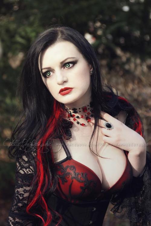 XXX gothicandamazing:    Photo & edit: Estelle photo