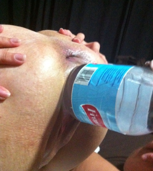 fistingsex:  1.5 liter water bottle, stretched my cunt so good :))  Nice!