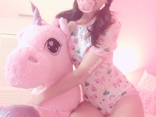 gillianabdl:  💕🦄Every princess needs her unicorn🦄💕