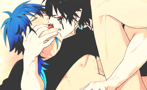 envy-and-pride:   envy-and-pride:  DRAMAtical Murder :Â Beach scene // Aoba x Ren