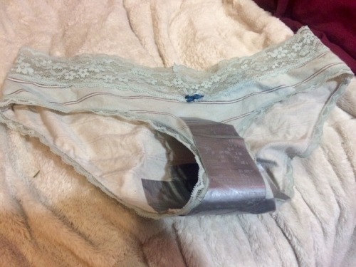 3-holes-2-tits: prideinpassion:The only kind of arts and crafts I like. The kind of underwear you we