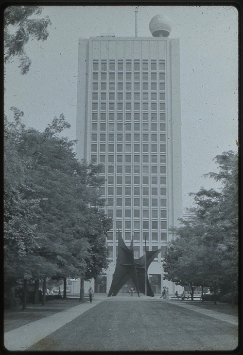 kodachromevernacular: le grande voile, MIT campus