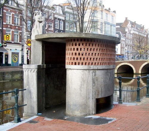Public toilet, Amsterdam, Allard Remco Hulshoff, 1926