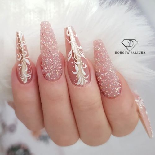 Swarovski crystals pixie cute mood  #dorotapalicka #nails4today #nailjunkie #nails2022 #paznokcie202