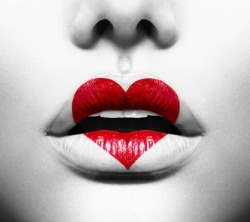 scarlet-musings:  Scarlet kisses.   All set