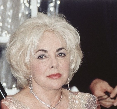  Elizabeth Taylor - Cannes Film Festival on May 20, 1999 