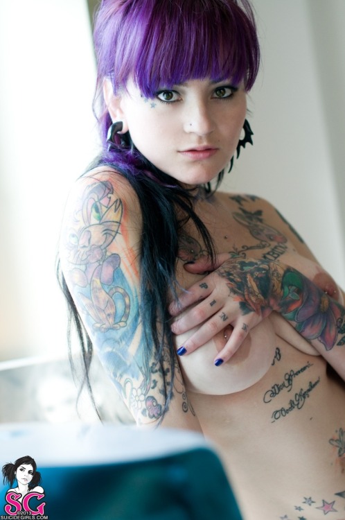 XXX suicide–love:  Krito. photo