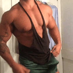 thefackelmayer:  Are these shorts too small