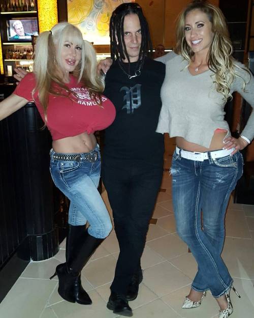 Always good seeing amazing people! by evanotty adult photos